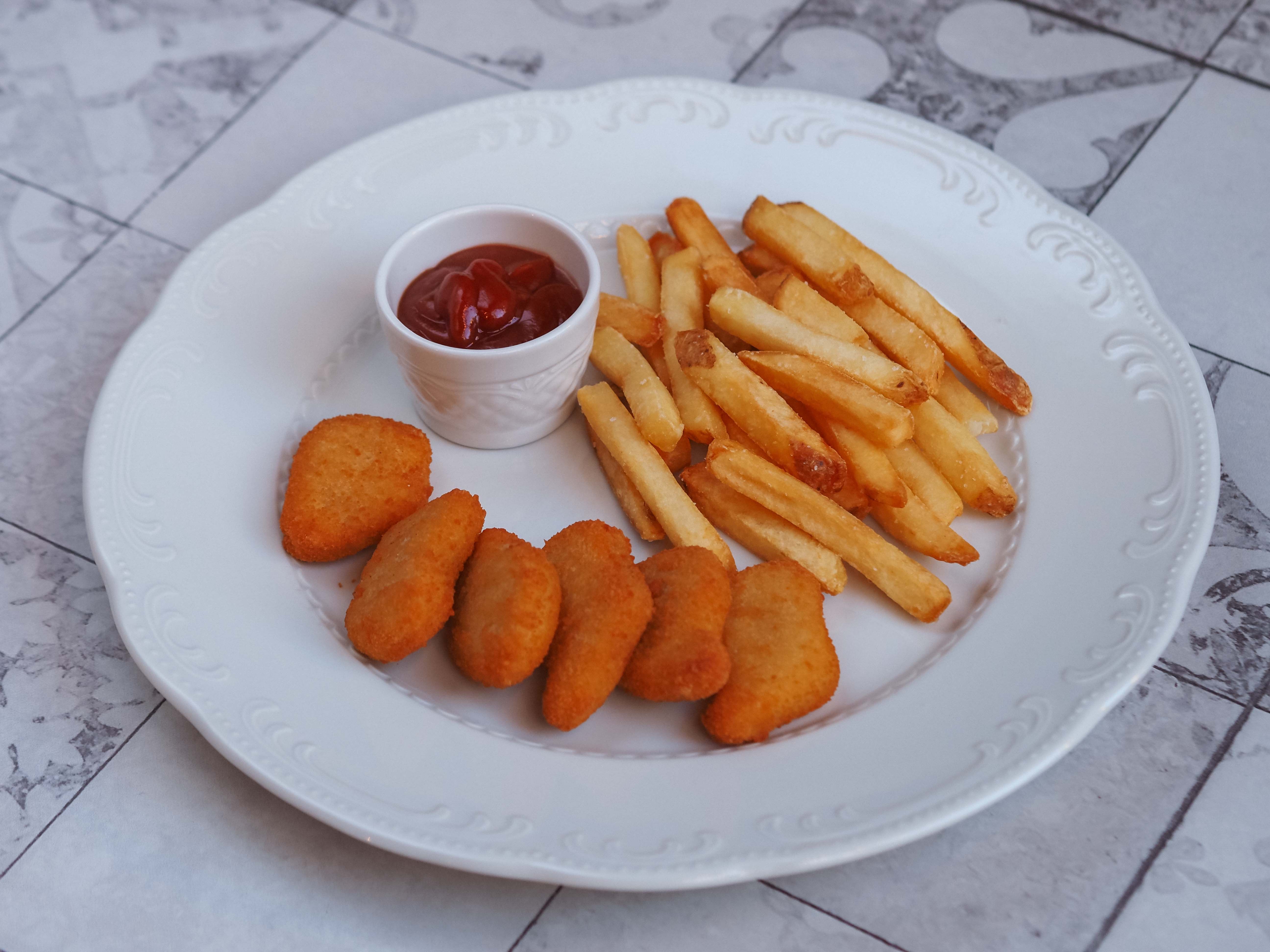 4 Nuggets Kids Meal